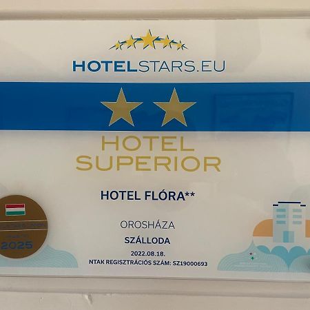 Hotel Flora** Oroshaza Bagian luar foto